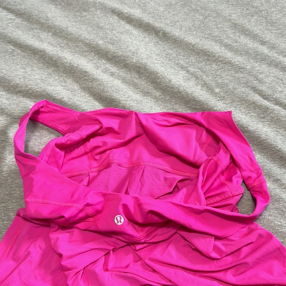 Lululemon Tank Top with drawstring at bottom - Picture 5 of 5